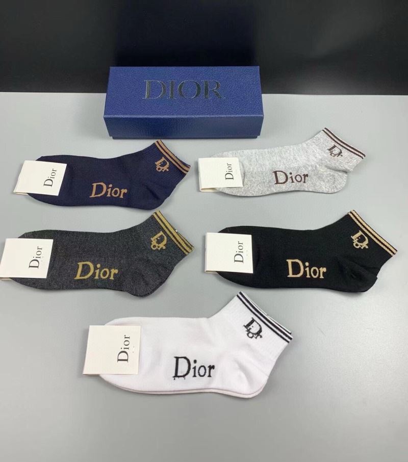 CHRISTIAN DIOR